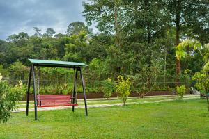 Taman di luar The Sanihara Hotel & Resort