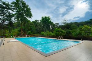 Kolam renang di atau dekat dengan The Sanihara Hotel & Resort