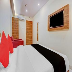 TV a/nebo společenská místnost v ubytování Hotel Elegant - Mohammed Ali Road