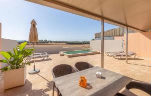 Bazén v ubytování Saraix S'hort nebo v jeho okolí