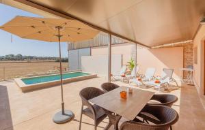 Bazén v ubytování Saraix Melo nebo v jeho okolí