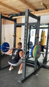 Fitness centrum a/nebo fitness zařízení v ubytování Flo Surf Morocco
