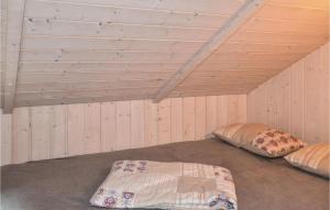 Postel nebo postele na pokoji v ubytování Three-Bedroom Holiday Home In Oksbol