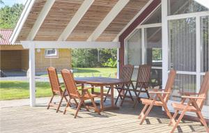 Patio nebo venkovní prostory v ubytování Three-Bedroom Holiday Home In Oksbol
