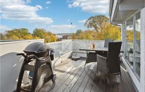Balkoni atau teres di 2 Bedroom Nice Apartment In Allinge