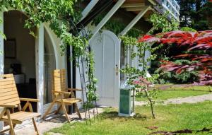 Κήπος έξω από το Pet Friendly Apartment In Murzasichle +11 φωτογραφίες