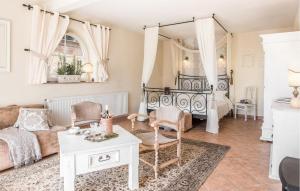 Η κουζίνα ή μικρή κουζίνα στο Pet Friendly Apartment In Murzasichle