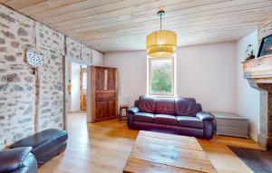 Χώρος καθιστικού στο Pet Friendly Home In Saint Estephe +8 φωτογραφίες