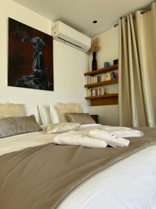 Cama ou camas em um quarto em Dar Souad
