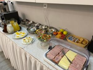 Makanan di atau di tempat lain dekat hotel