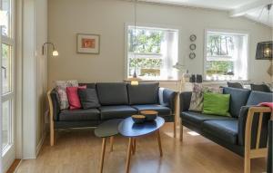 Ruang duduk di 2 Bedroom Stunning Home In Nexø