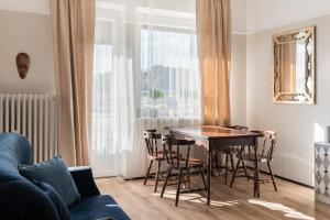 Posedenie v ubytovaní Blue Apartment Rajska