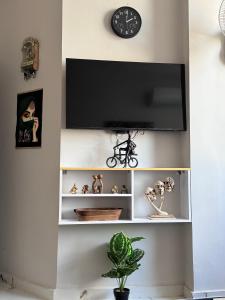 TV a/nebo společenská místnost v ubytování Sea Light Apartment + 15 fotografií