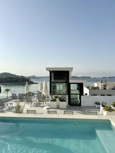 Bazén v ubytování Paguera Treff Boutique Hotel nebo v jeho okolí