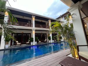 Bazén v ubytování The Secret Luang Prabang nebo v jeho okolí