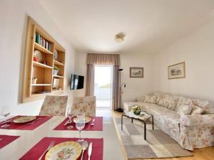 Posedenie v ubytovaní Family Apartments Viva close to the Beach