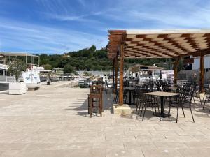 Reštaurácia alebo iné gastronomické zariadenie v ubytovaní Villa Mebelle mit Meerblick