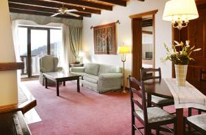 Posezení v ubytování HOTEL SPA MONTANA