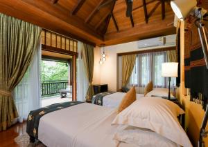Ένα ή περισσότερα κρεβάτια σε δωμάτιο στο Villa Salika +20 φωτογραφίες