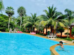 Bazén v ubytování Peaceful Resort , Long Beach - Koh Lanta nebo v jeho okolí