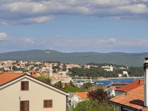Imagen de la galería de Charming Apartment Tihana with Washing Machine, en Krk