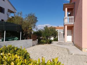 Imagen de la galería de Charming Apartment Tihana with Washing Machine, en Krk 35 fotos más