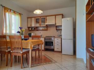 Imagen de la galería de Charming Apartment Tihana with Washing Machine, en Krk