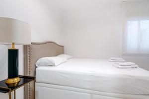 Postel nebo postele na pokoji v ubytování 3 bedrooms 2 bathrooms furnished - Salamanca - Stylish - MintyStay