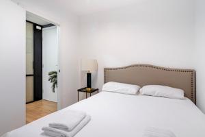 Postel nebo postele na pokoji v ubytování 3 bedrooms 2 bathrooms furnished - Salamanca - Stylish - MintyStay