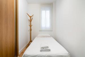 Postel nebo postele na pokoji v ubytování 3 bedrooms 2 bathrooms furnished - Salamanca - Stylish - MintyStay