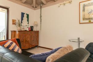 Istumisnurk majutusasutuses Bright studio with panoramic view of Valle Verzasc