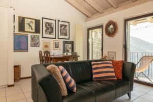 Istumisnurk majutusasutuses Bright studio with panoramic view of Valle Verzasc