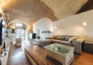 O zonă de relaxare la Casa Etrusca - Con Giardino e Vista - ItalyWeGo