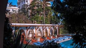 Bazén v ubytování Sirikwa Hotel nebo v jeho okolí