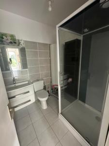 Koupelna v ubytování Mini Villa T3 duplex