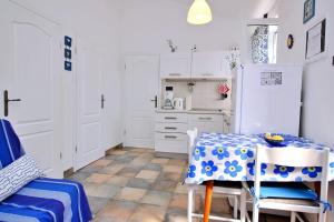 Kuchyň nebo kuchyňský kout v ubytování Apartment Bujas