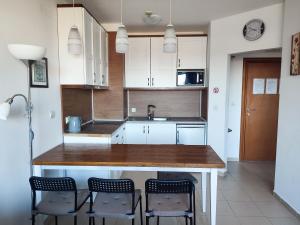 O bucătărie sau chicinetă la Belvedere 1Bedroom Apartment with Kitchen