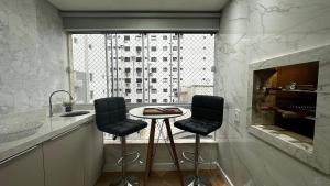Ruang duduk di PZ01- 3 Quartos| Pé na Areia| Vista Mar| Churrasq. +35 gambar