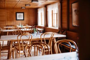 Restaurace v ubytování Gasthof Adler Schwarzenberg
