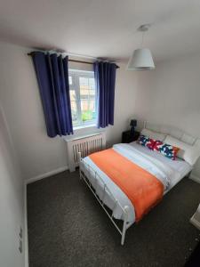 Fotografie z fotogalerie ubytování 4 Bed House - Sleeps 8 - Parking - Garden - Wifi v destinaci Buckingham + 3 fotografie