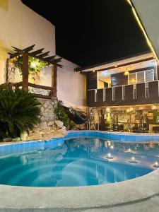 Bazén v ubytování Raneville Hotspring Private Resort nebo v jeho okolí