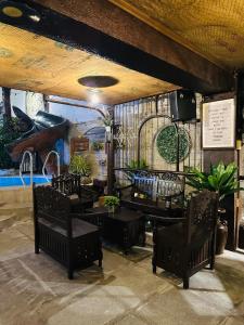 Bazén v ubytování Raneville Hotspring Private Resort nebo v jeho okolí
