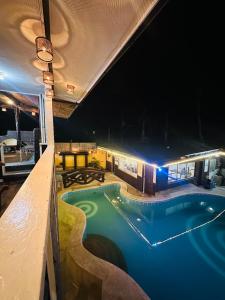 Bazén v ubytování Raneville Hotspring Private Resort nebo v jeho okolí