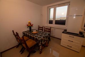 Kuchyň nebo kuchyňský kout v ubytování Cozy Apartment Reja + 83 fotografií