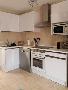 Kuchyň nebo kuchyňský kout v ubytování Casa en Cotillo Lagos with Wifi & Netflix