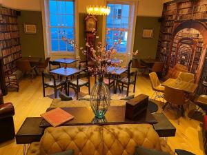 Posezení v ubytování Chapter 1 Hotels