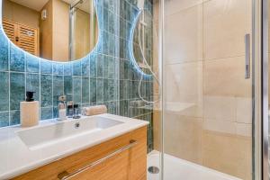Koupelna v ubytování Appartement Luxueux Cosy - Paris Expo + 8 fotografií