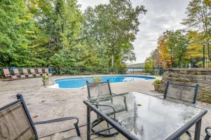 Kolam renang di atau dekat dengan Milton Hidden Gem with Pool, Hot Tub and Fireplace!
