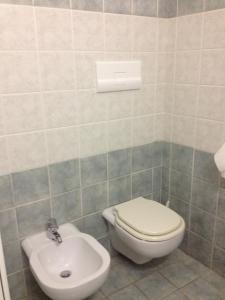 Koupelna v ubytování Hotel Turano + 37 fotografií