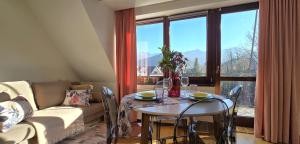 Posedenie v ubytovaní VIP Apartamenty Widokowe